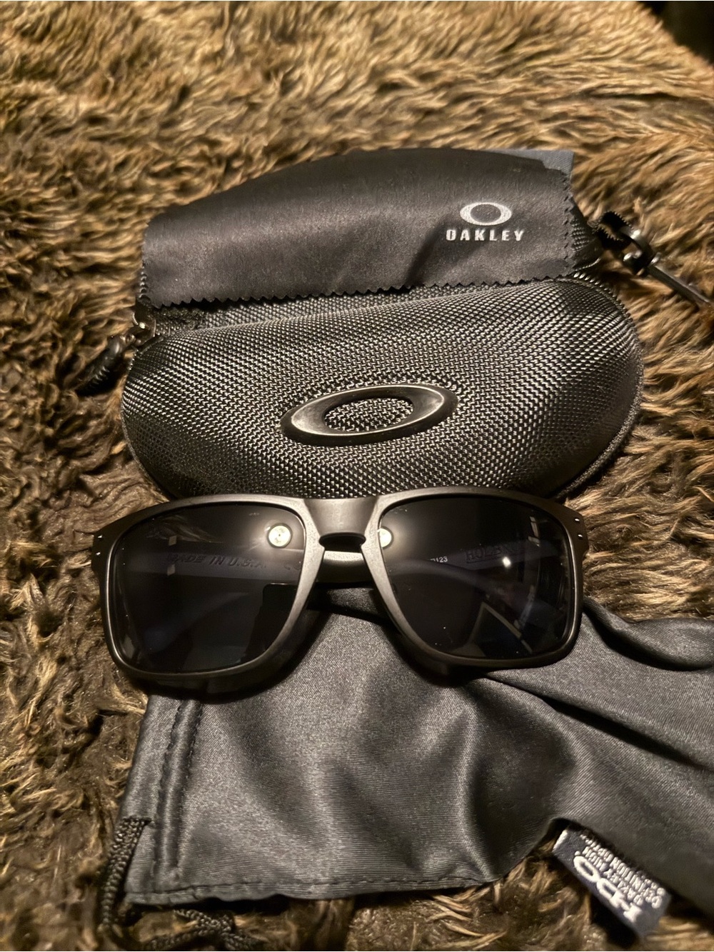 Oakley Black Matte Men's Sunglasses with Dark Lenses